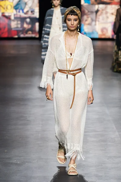 Look 34